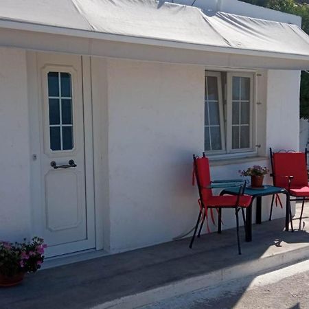 Sweet Home With Two Beds -One Single Room- With Beautiful View! Agia Marina  Exterior foto